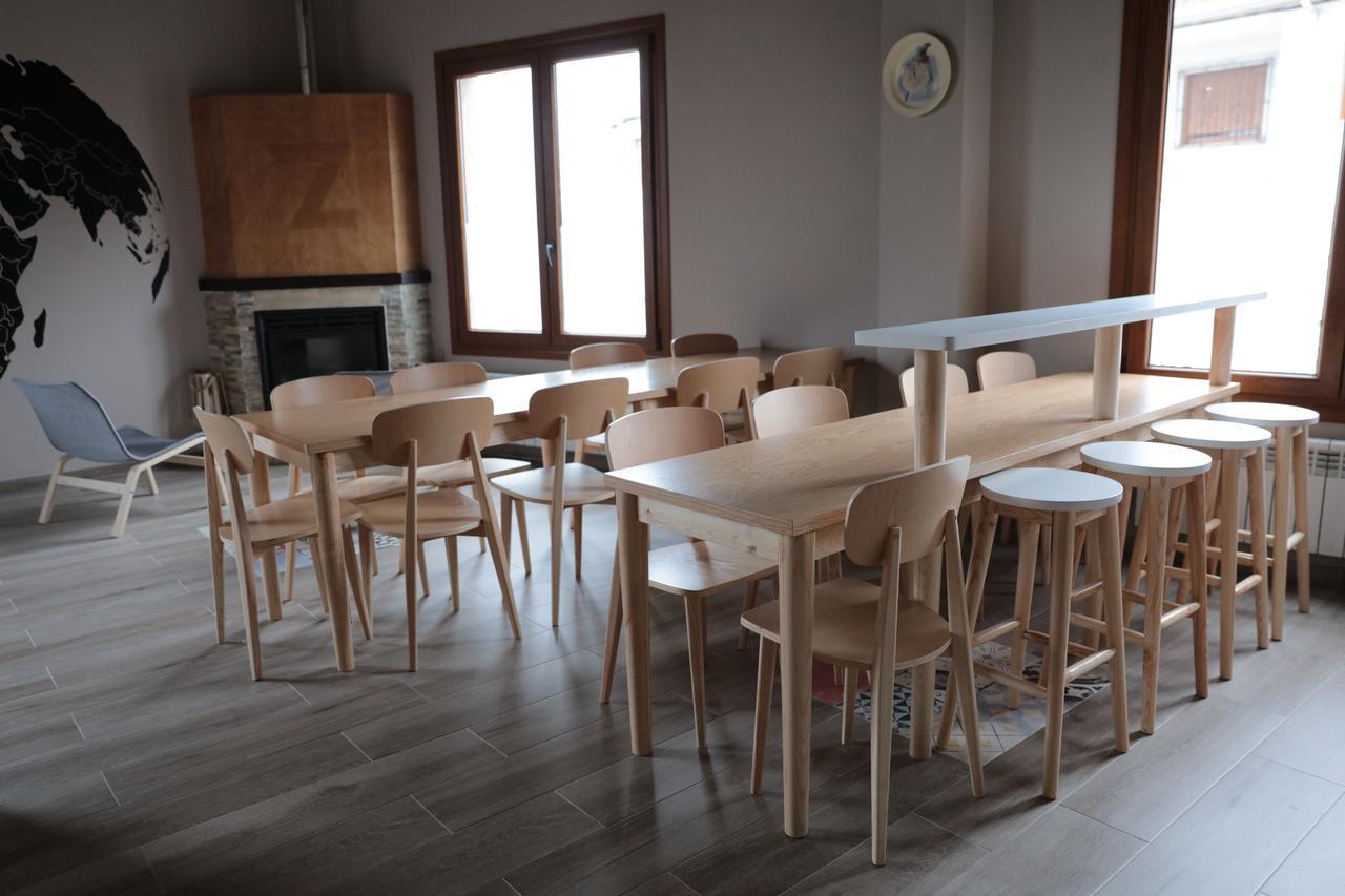 Zendoira Hostel Palas de Rei Luaran gambar