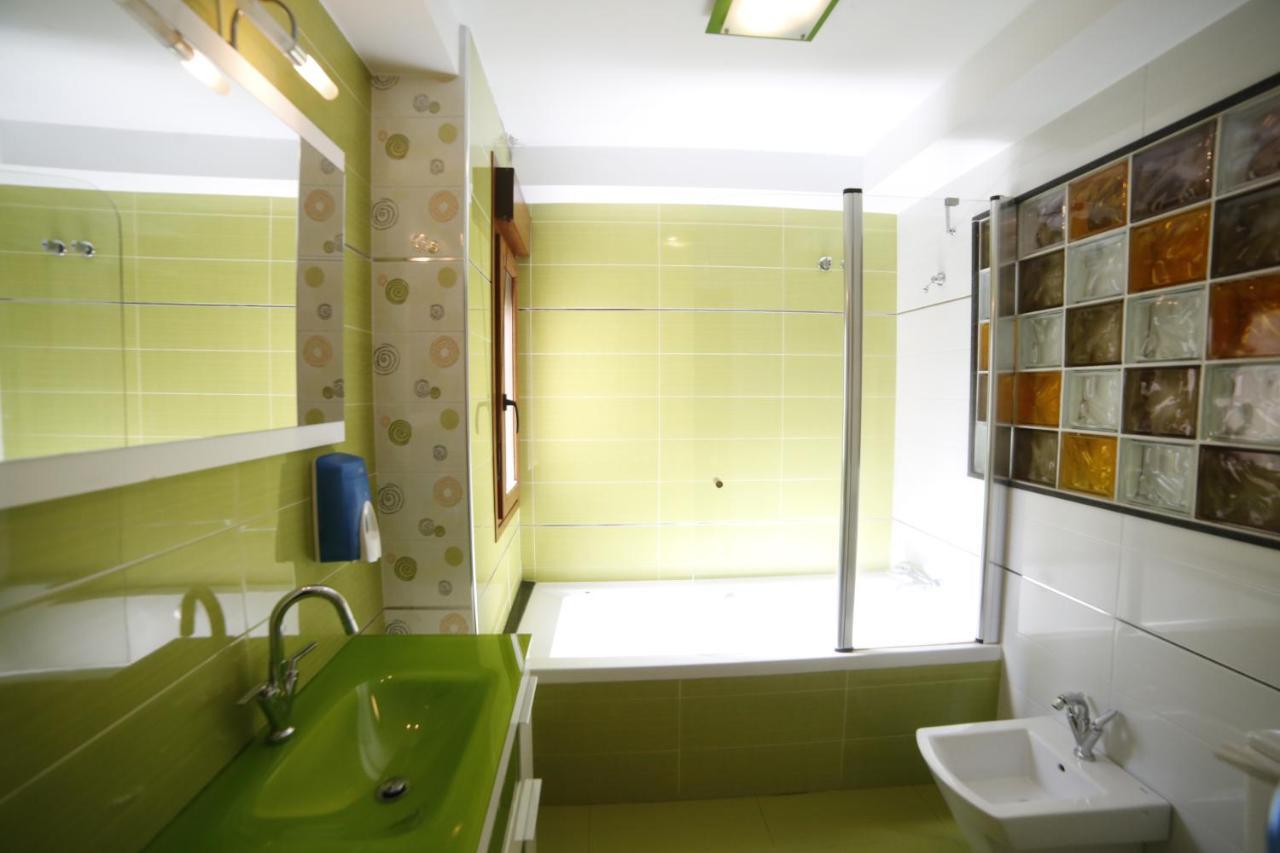 Zendoira Hostel Palas de Rei Luaran gambar